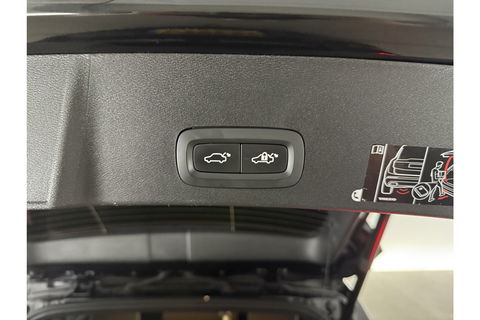 Volvo XC40 1.5 T5 Recharge Inscription 262PK Pano Harman/Kardon Trekhaak LED Carplay Virtual Camera Cruise Navi PDC 19''LMV Stoel/Stuurverwarming