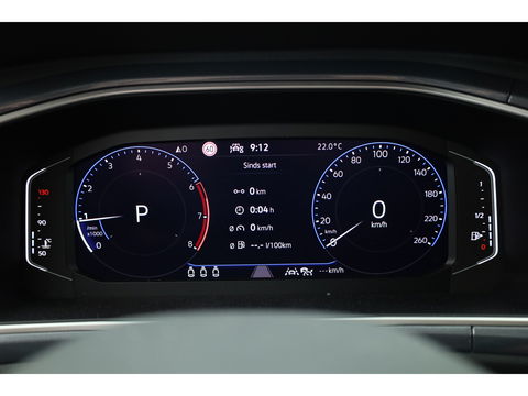 Volkswagen T-Roc 1.5 TSI Style DSG | Navi | Afn. Trekhaak | IQ Light | Massage |  Adapt. Cruise | Apple CarPlay