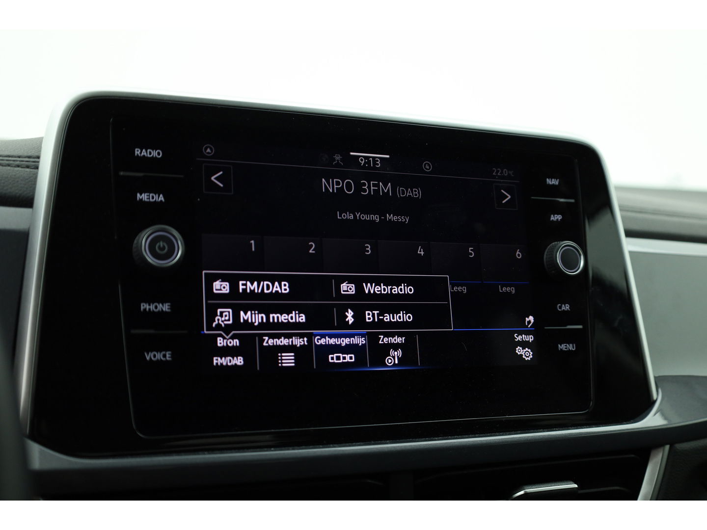 Volkswagen T-Roc 1.5 TSI Style DSG | Navi | Afn. Trekhaak | IQ Light | Massage |  Adapt. Cruise | Apple CarPlay