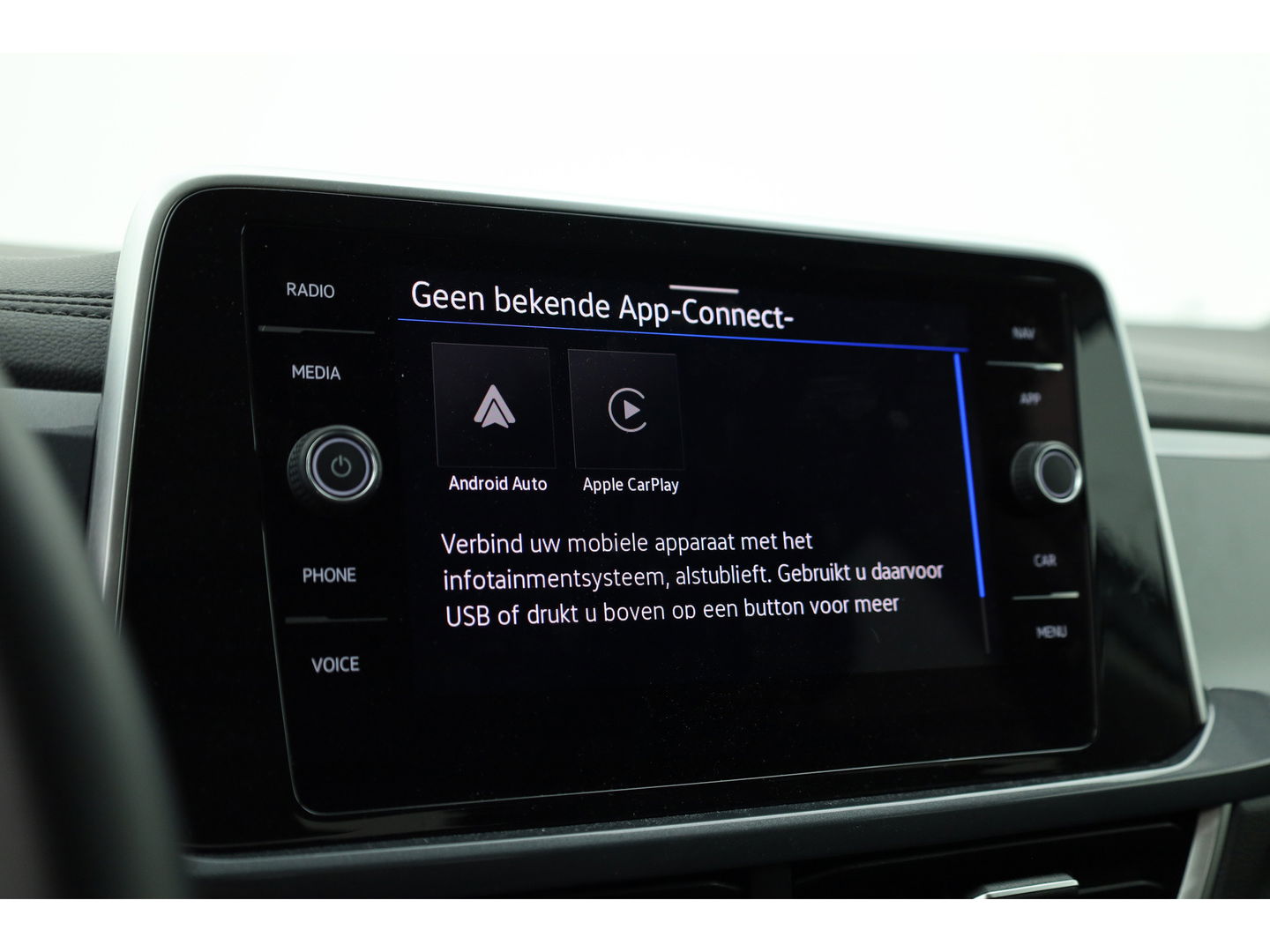 Volkswagen T-Roc 1.5 TSI Style DSG | Navi | Afn. Trekhaak | IQ Light | Massage |  Adapt. Cruise | Apple CarPlay