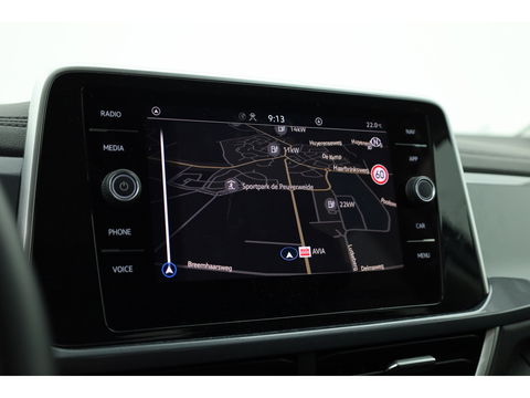 Volkswagen T-Roc 1.5 TSI Style DSG | Navi | Afn. Trekhaak | IQ Light | Massage |  Adapt. Cruise | Apple CarPlay