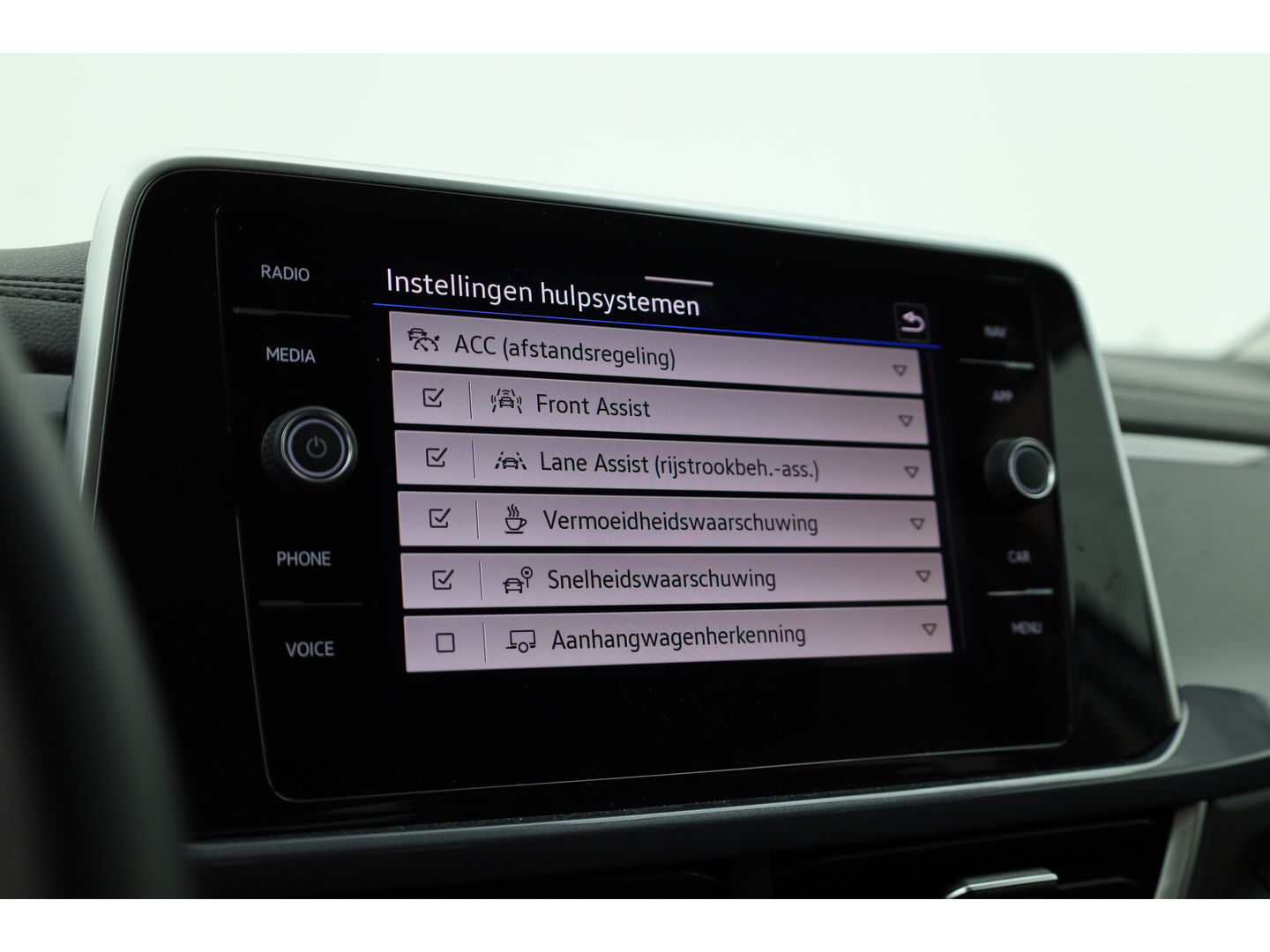Volkswagen T-Roc 1.5 TSI Style DSG | Navi | Afn. Trekhaak | IQ Light | Massage |  Adapt. Cruise | Apple CarPlay