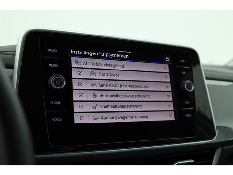 Volkswagen T-Roc 1.5 TSI Style DSG | Navi | Afn. Trekhaak | IQ Light | Massage |  Adapt. Cruise | Apple CarPlay