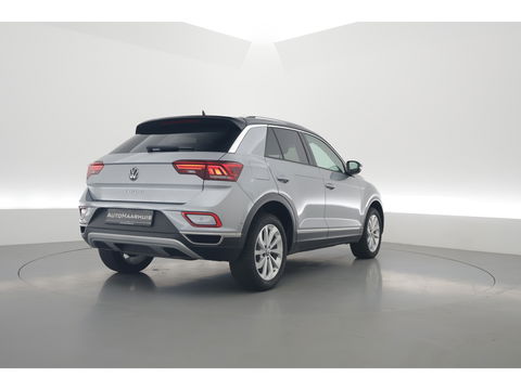 Volkswagen T-Roc 1.5 TSI Style DSG | Navi | Afn. Trekhaak | IQ Light | Massage |  Adapt. Cruise | Apple CarPlay