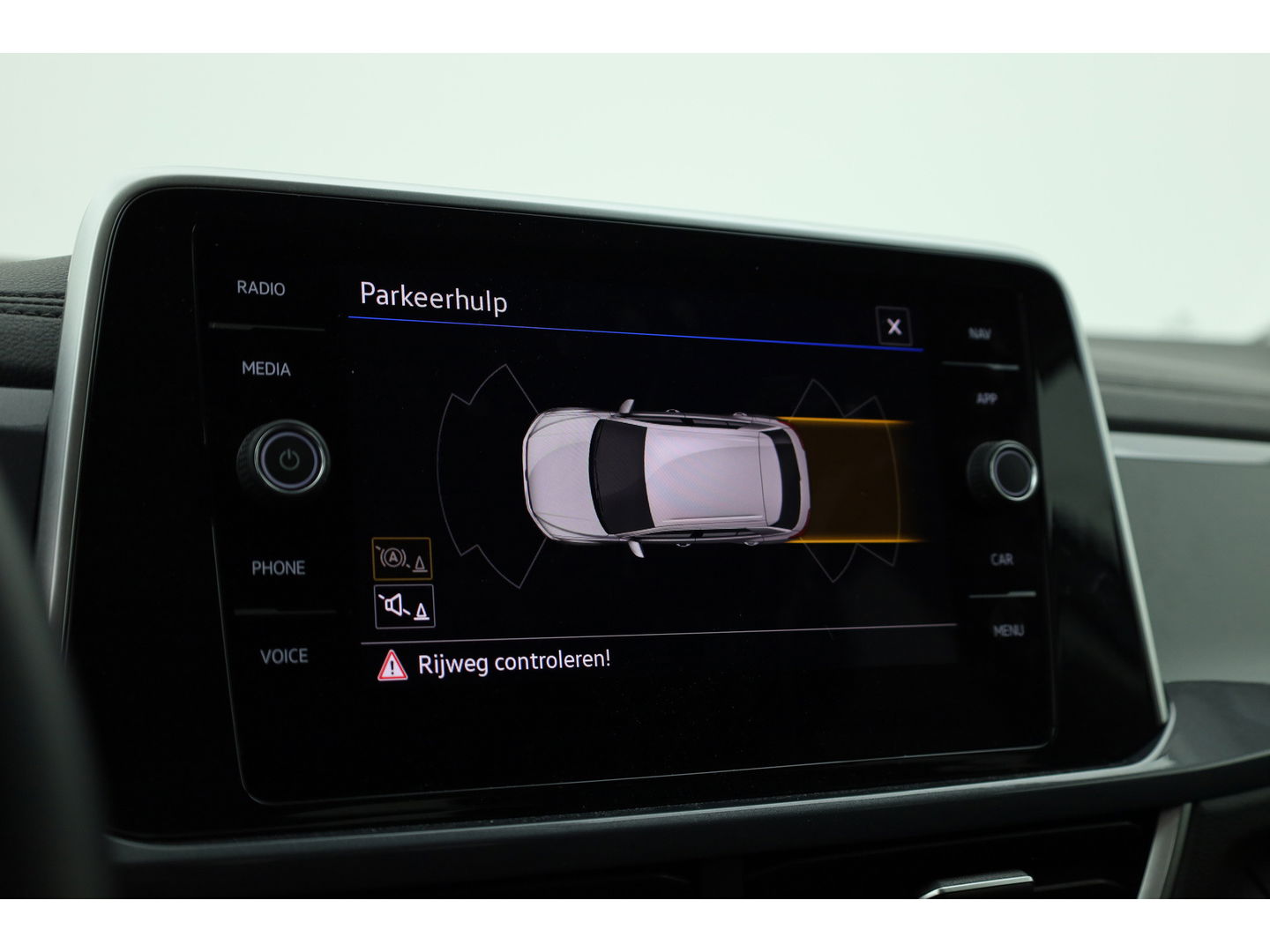 Volkswagen T-Roc 1.5 TSI Style DSG | Navi | Afn. Trekhaak | IQ Light | Massage |  Adapt. Cruise | Apple CarPlay