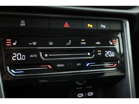 Volkswagen T-Roc 1.5 TSI Style DSG | Navi | Afn. Trekhaak | IQ Light | Massage |  Adapt. Cruise | Apple CarPlay