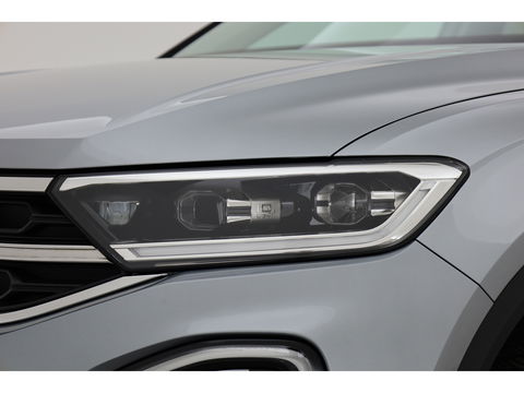 Volkswagen T-Roc 1.5 TSI Style DSG | Navi | Afn. Trekhaak | IQ Light | Massage |  Adapt. Cruise | Apple CarPlay
