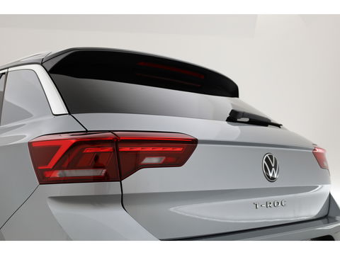 Volkswagen T-Roc 1.5 TSI Style DSG | Navi | Afn. Trekhaak | IQ Light | Massage |  Adapt. Cruise | Apple CarPlay