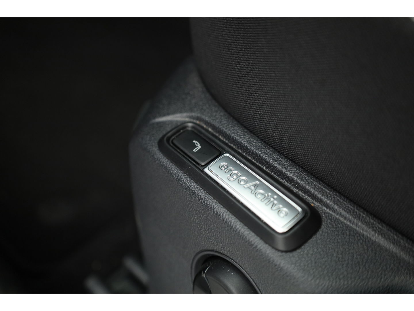 Volkswagen T-Roc 1.5 TSI Style DSG | Navi | Afn. Trekhaak | IQ Light | Massage |  Adapt. Cruise | Apple CarPlay