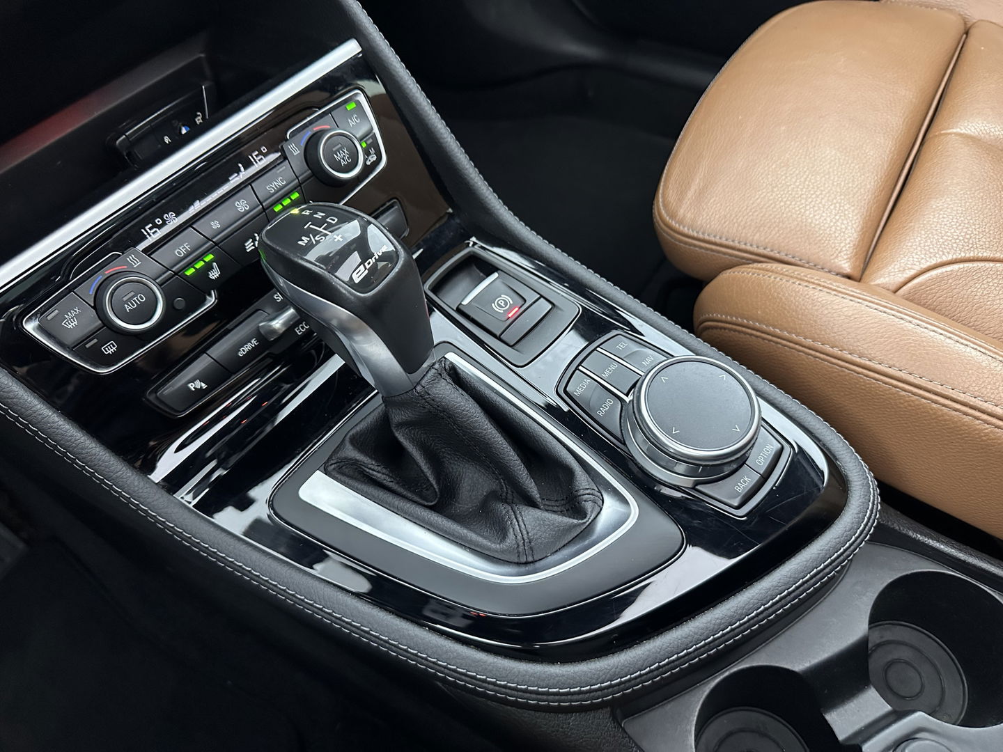 BMW 2 Serie Active Tourer 225xe iPerformance Centennial High Executive Aut. *PANO | HEAD-UP | FULL-LEATHER | FULL-LED | HARMAN/KARDON | KEYLESS | NAVI-FULLMAP | ECC | PDC | CRUISE | 18''ALU*