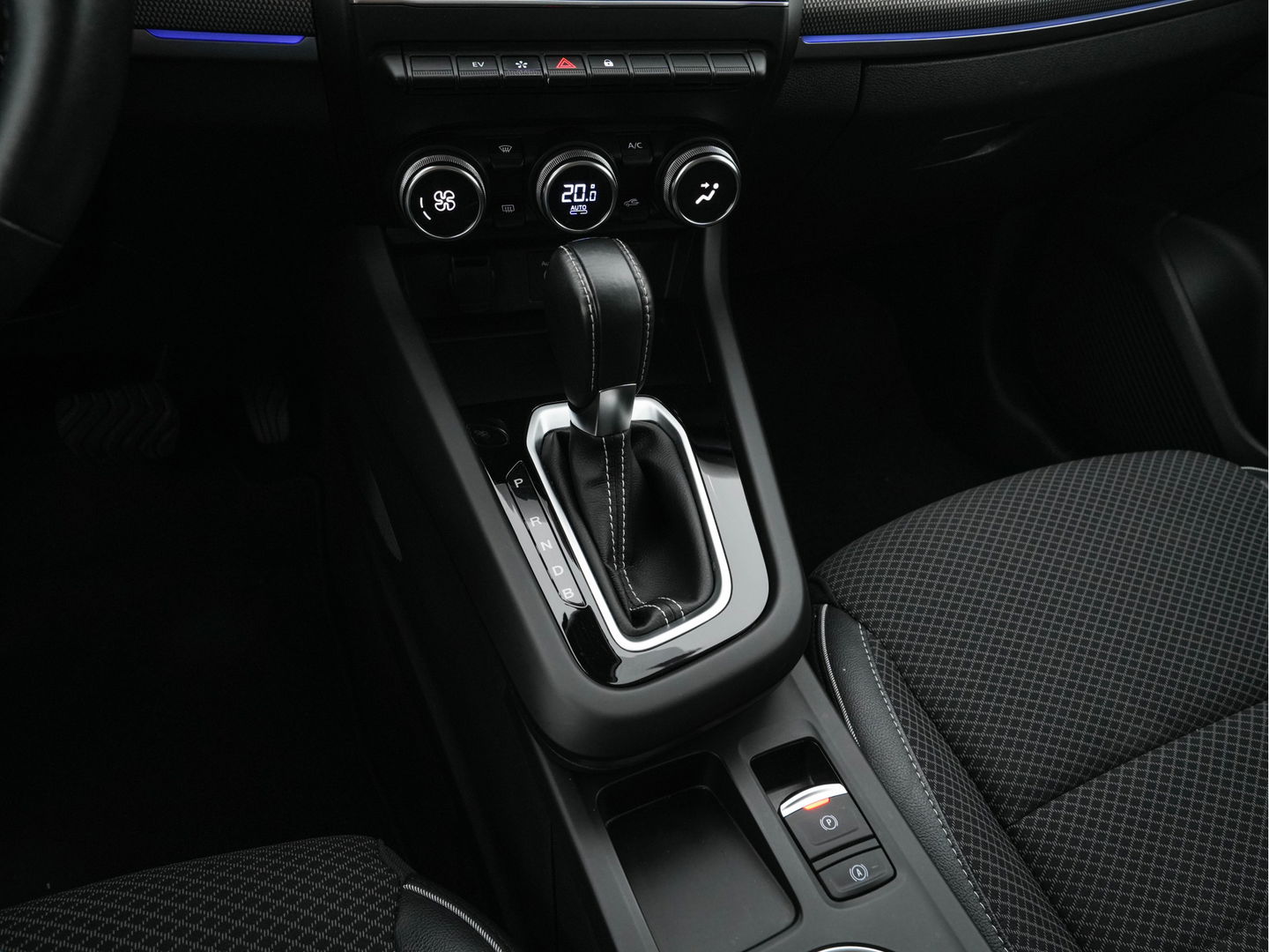 Renault Arkana 1.6 E-Tech hybrid 145 techno (INCL.BTW) *1/2LEATHER | FULL-LED | DIGI-COCKPIT | BLIND-SPOT | NAVI-FULLMAP | AMBIENT-LIGHT | CAMERA | KEYLESS | DAB+ | COMFORT-SEATS | 18''ALU*