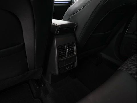 Renault Arkana 1.6 E-Tech hybrid 145 techno (INCL.BTW) *1/2LEATHER | FULL-LED | DIGI-COCKPIT | BLIND-SPOT | NAVI-FULLMAP | AMBIENT-LIGHT | CAMERA | KEYLESS | DAB+ | COMFORT-SEATS | 18''ALU*