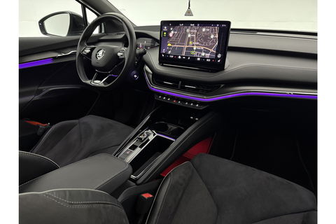 Škoda Enyaq 80 Sportline | ELEKTRISCH | 204PK Pano Sfeer Carplay Head up Display LED Trekhaak Virtual Navi Clima Cruise 21"LMV PDC