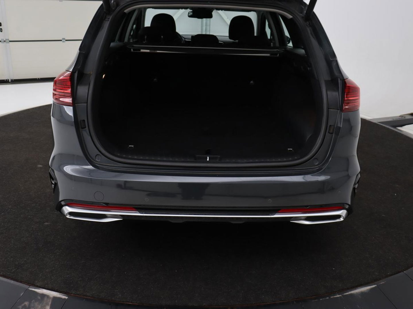 Kia Ceed 1.6 GDI PHEV DynamicPlusLine | Stoel & stuurverwarming | Adaptive cruise | Camera | Carplay | Full LED | Keyless | Navigatie
