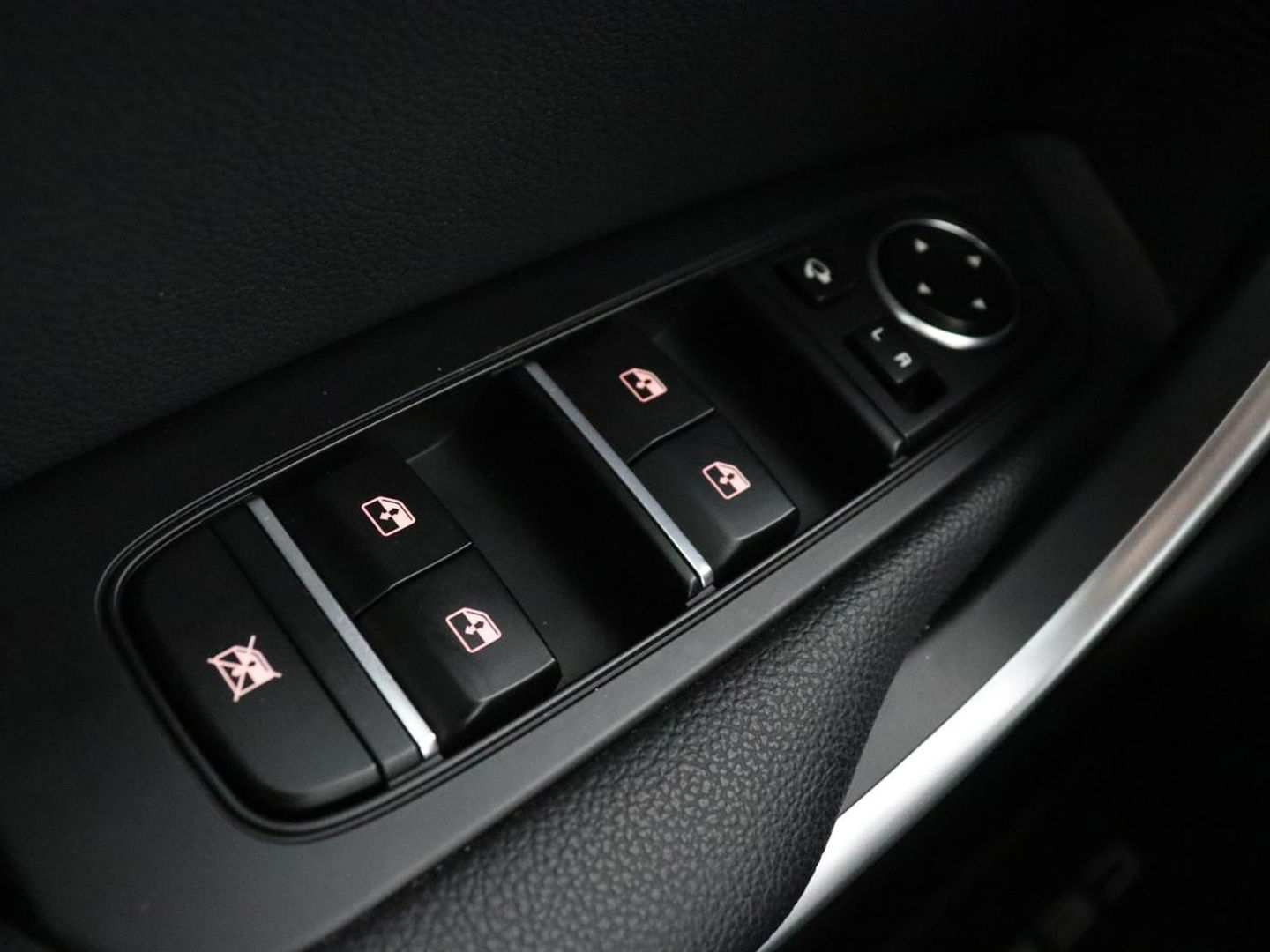 Kia Ceed 1.6 GDI PHEV DynamicPlusLine | Stoel & stuurverwarming | Adaptive cruise | Camera | Carplay | Full LED | Keyless | Navigatie
