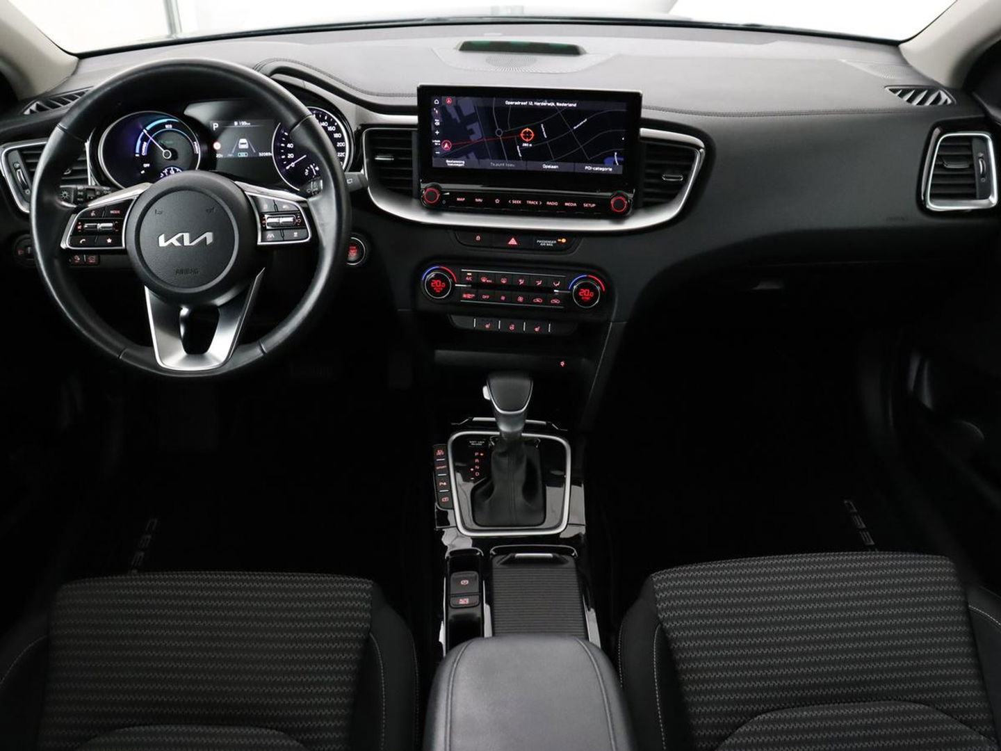 Kia Ceed 1.6 GDI PHEV DynamicPlusLine | Stoel & stuurverwarming | Adaptive cruise | Camera | Carplay | Full LED | Keyless | Navigatie