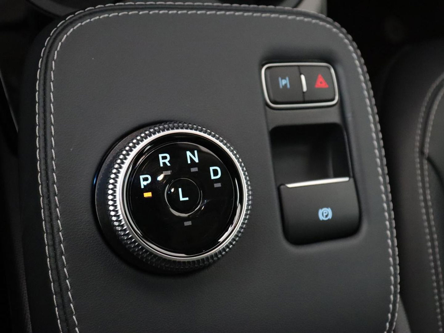 Ford Mustang Mach-E RWD 75 kWh | Panoramadak | Leder | Stoelverwarming | Adaptive cruise | 360 camera | Adaptive cruise | B&O Sound | Stuurverwarming