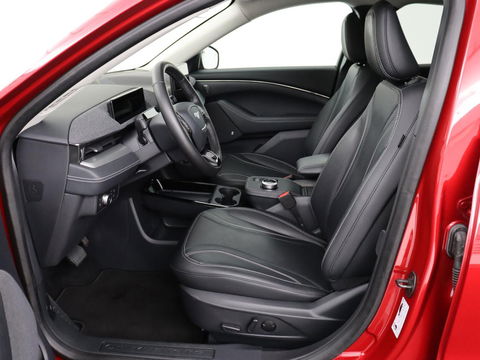 Ford Mustang Mach-E RWD 75 kWh | Panoramadak | Leder | Stoelverwarming | Adaptive cruise | 360 camera | Adaptive cruise | B&O Sound | Stuurverwarming