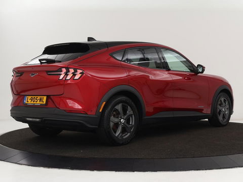 Ford Mustang Mach-E RWD 75 kWh | Panoramadak | Leder | Stoelverwarming | Adaptive cruise | 360 camera | Adaptive cruise | B&O Sound | Stuurverwarming