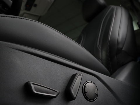 Ford Mustang Mach-E RWD 75 kWh | Panoramadak | Leder | Stoelverwarming | Adaptive cruise | 360 camera | Adaptive cruise | B&O Sound | Stuurverwarming