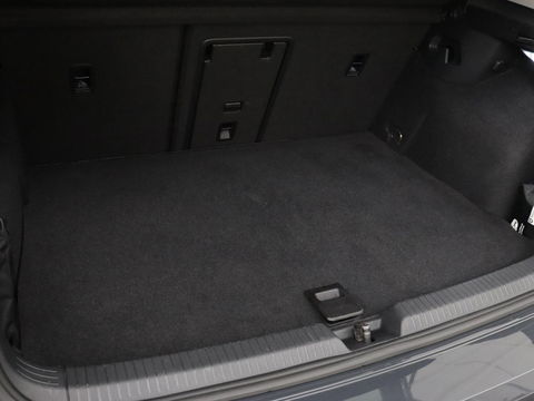 Volkswagen Golf 1.4 eHybrid Style | Stoel & stuurverwarming | Carplay | Sfeerverlichting | Massage | Memory | Parkeerhulp | Navigatie | Full LED | Adaptive cruise