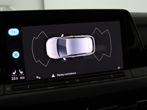 Volkswagen Golf 1.4 eHybrid Style | Stoel & stuurverwarming | Carplay | Sfeerverlichting | Massage | Memory | Parkeerhulp | Navigatie | Full LED | Adaptive cruise