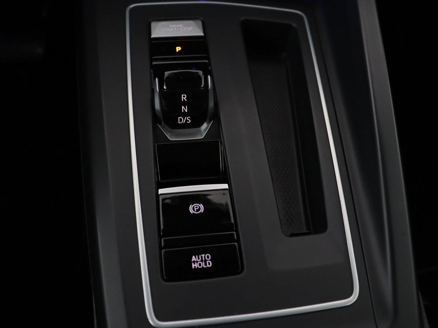 Volkswagen Golf 1.4 eHybrid Style | Stoel & stuurverwarming | Carplay | Sfeerverlichting | Massage | Memory | Parkeerhulp | Navigatie | Full LED | Adaptive cruise