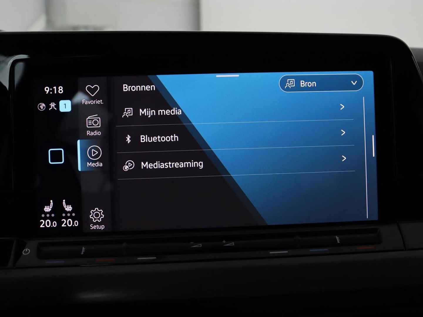 Volkswagen Golf 1.4 eHybrid Style | Stoel & stuurverwarming | Carplay | Sfeerverlichting | Massage | Memory | Parkeerhulp | Navigatie | Full LED | Adaptive cruise