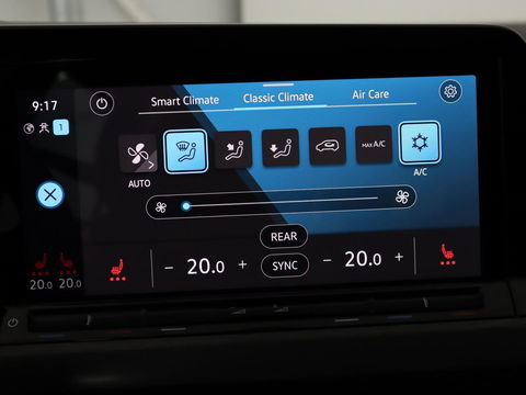 Volkswagen Golf 1.4 eHybrid Style | Stoel & stuurverwarming | Carplay | Sfeerverlichting | Massage | Memory | Parkeerhulp | Navigatie | Full LED | Adaptive cruise