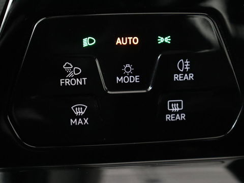 Volkswagen Golf 1.4 eHybrid Style | Stoel & stuurverwarming | Carplay | Sfeerverlichting | Massage | Memory | Parkeerhulp | Navigatie | Full LED | Adaptive cruise
