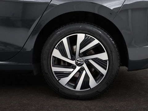 Volkswagen Golf 1.4 eHybrid Style | Stoel & stuurverwarming | Carplay | Sfeerverlichting | Massage | Memory | Parkeerhulp | Navigatie | Full LED | Adaptive cruise