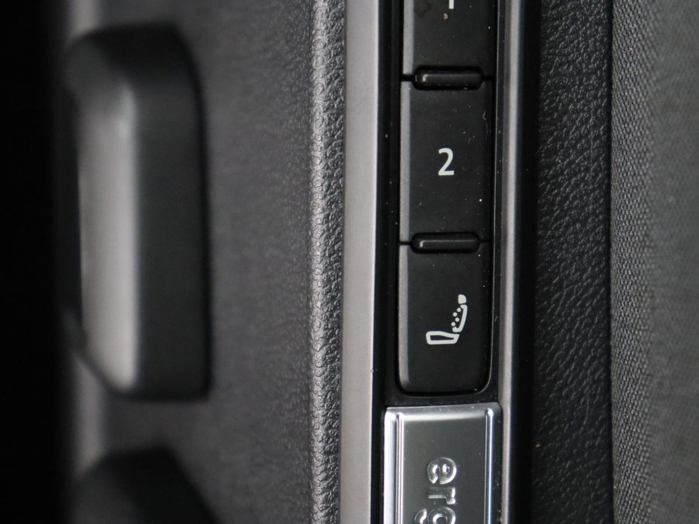 Volkswagen Golf 1.4 eHybrid Style | Stoel & stuurverwarming | Carplay | Sfeerverlichting | Massage | Memory | Parkeerhulp | Navigatie | Full LED | Adaptive cruise