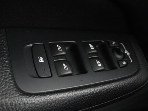 Volvo V60 2.0 T6 Recharge AWD Inscription Expression | Panoramadak | Head-Up | Leder | Stoel & stuurverwarming | 360 camera | Adaptive cruise | Trekhaak | Harman/Kardon | Carplay | Navigatie