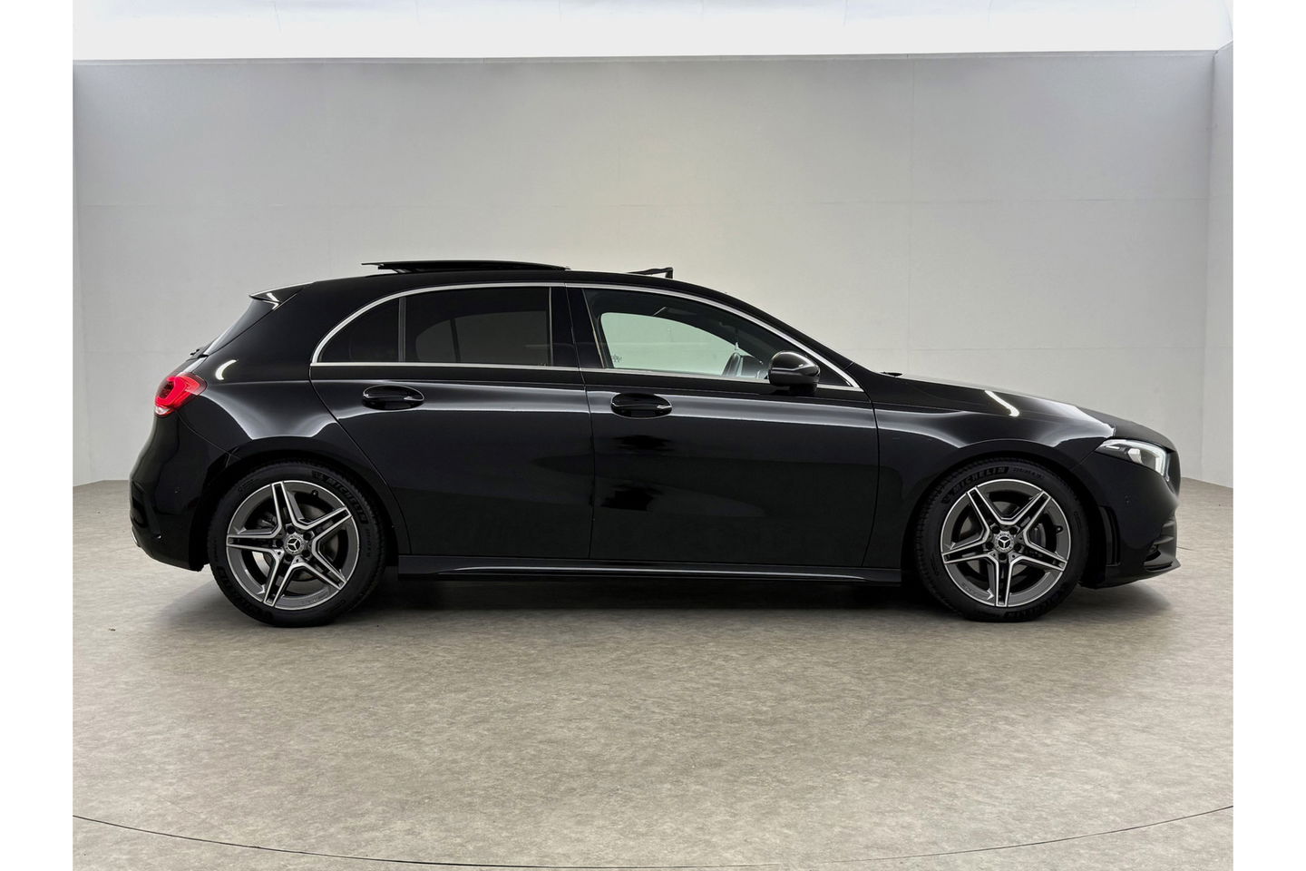 Mercedes-Benz A-Klasse 200 AMG 164PK Pano LED Virtual Camera Clima Cruise Navi PDC 18''LMV