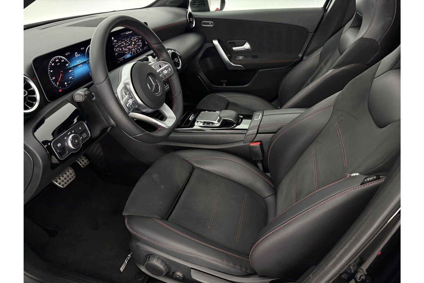 Mercedes-Benz A-Klasse 200 AMG 164PK Pano LED Virtual Camera Clima Cruise Navi PDC 18''LMV