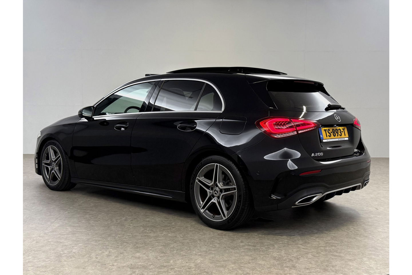 Mercedes-Benz A-Klasse 200 AMG 164PK Pano LED Virtual Camera Clima Cruise Navi PDC 18''LMV