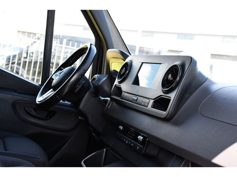 Mercedes-Benz Sprinter 319 3.0 CDI L2H2 Black Edition Adaptieve Cruise, 360 Camera, Carplay, 3500kg Trekhaak, 190PK, LED, Multimedia, Standkachel, Uniek!
