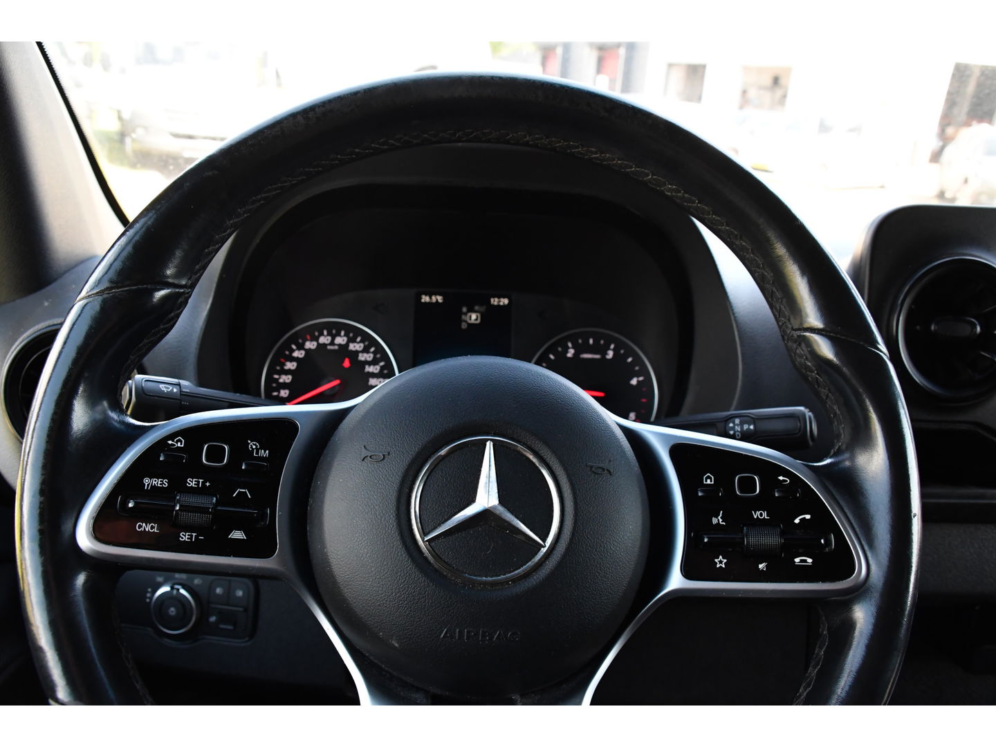 Mercedes-Benz Sprinter 319 3.0 CDI L2H2 Black Edition Adaptieve Cruise, 360 Camera, Carplay, 3500kg Trekhaak, 190PK, LED, Multimedia, Standkachel, Uniek!