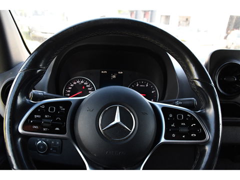 Mercedes-Benz Sprinter 319 3.0 CDI L2H2 Black Edition Adaptieve Cruise, 360 Camera, Carplay, 3500kg Trekhaak, 190PK, LED, Multimedia, Standkachel, Uniek!