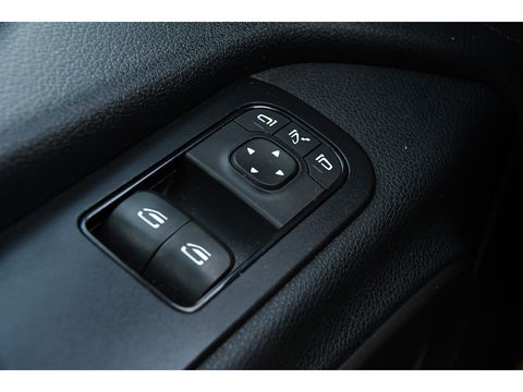 Mercedes-Benz Sprinter 319 3.0 CDI L2H2 Black Edition Adaptieve Cruise, 360 Camera, Carplay, 3500kg Trekhaak, 190PK, LED, Multimedia, Standkachel, Uniek!