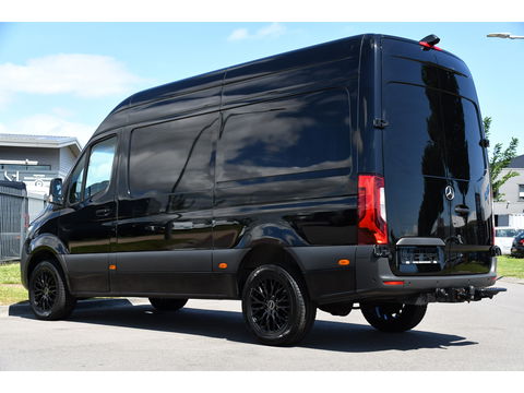 Mercedes-Benz Sprinter 319 3.0 CDI L2H2 Black Edition Adaptieve Cruise, 360 Camera, Carplay, 3500kg Trekhaak, 190PK, LED, Multimedia, Standkachel, Uniek!