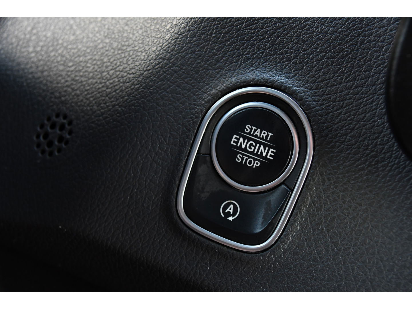 Mercedes-Benz Sprinter 319 3.0 CDI L2H2 Black Edition Adaptieve Cruise, 360 Camera, Carplay, 3500kg Trekhaak, 190PK, LED, Multimedia, Standkachel, Uniek!