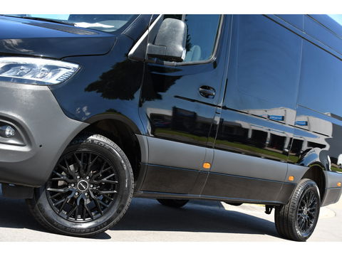 Mercedes-Benz Sprinter 319 3.0 CDI L2H2 Black Edition Adaptieve Cruise, 360 Camera, Carplay, 3500kg Trekhaak, 190PK, LED, Multimedia, Standkachel, Uniek!