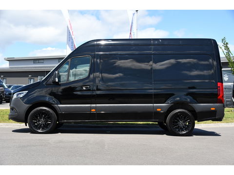 Mercedes-Benz Sprinter 319 3.0 CDI L2H2 Black Edition Adaptieve Cruise, 360 Camera, Carplay, 3500kg Trekhaak, 190PK, LED, Multimedia, Standkachel, Uniek!