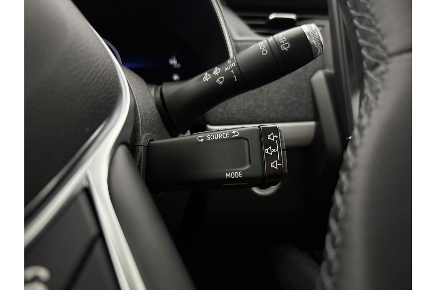 Renault ZOE 52 kWh EXPERIENCE Limousine Huur-Accu LED Carplay Virtual Clima Cruise Navi PDC 16''LMV