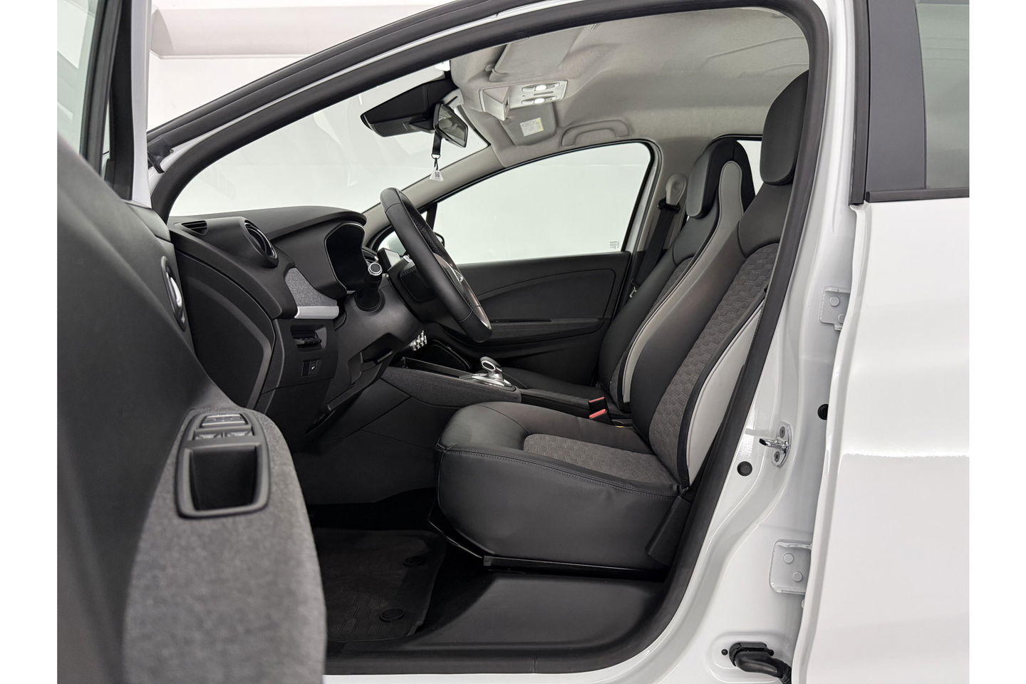Renault ZOE 52 kWh EXPERIENCE Limousine Huur-Accu LED Carplay Virtual Clima Cruise Navi PDC 16''LMV