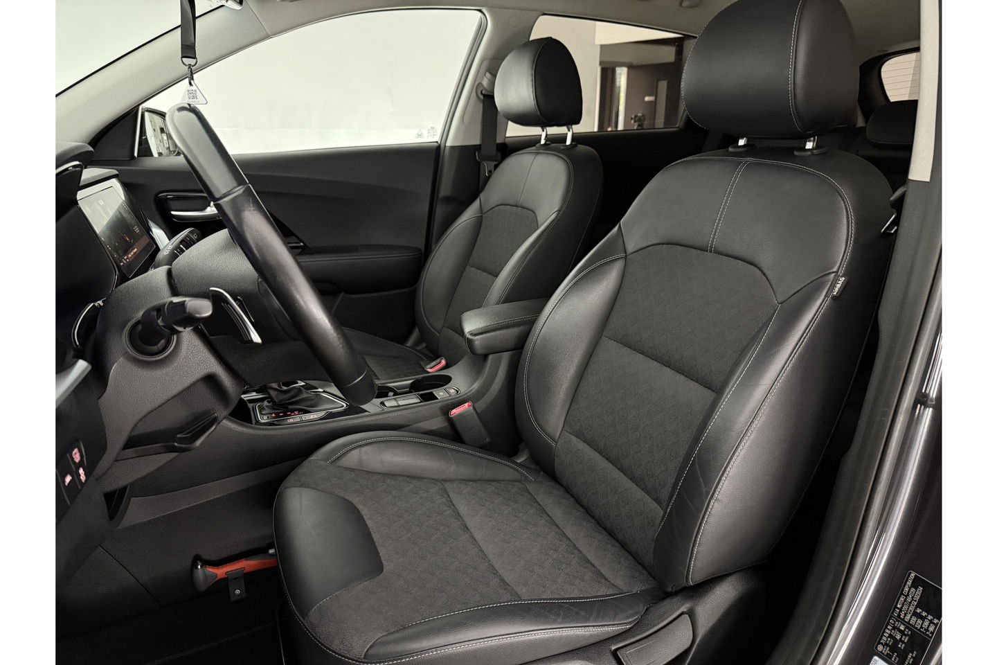 Kia Niro 1.6 GDi Hybrid ExecutiveLine Camera LED Clima Cruise Carplay Navi PDC 16"LMV