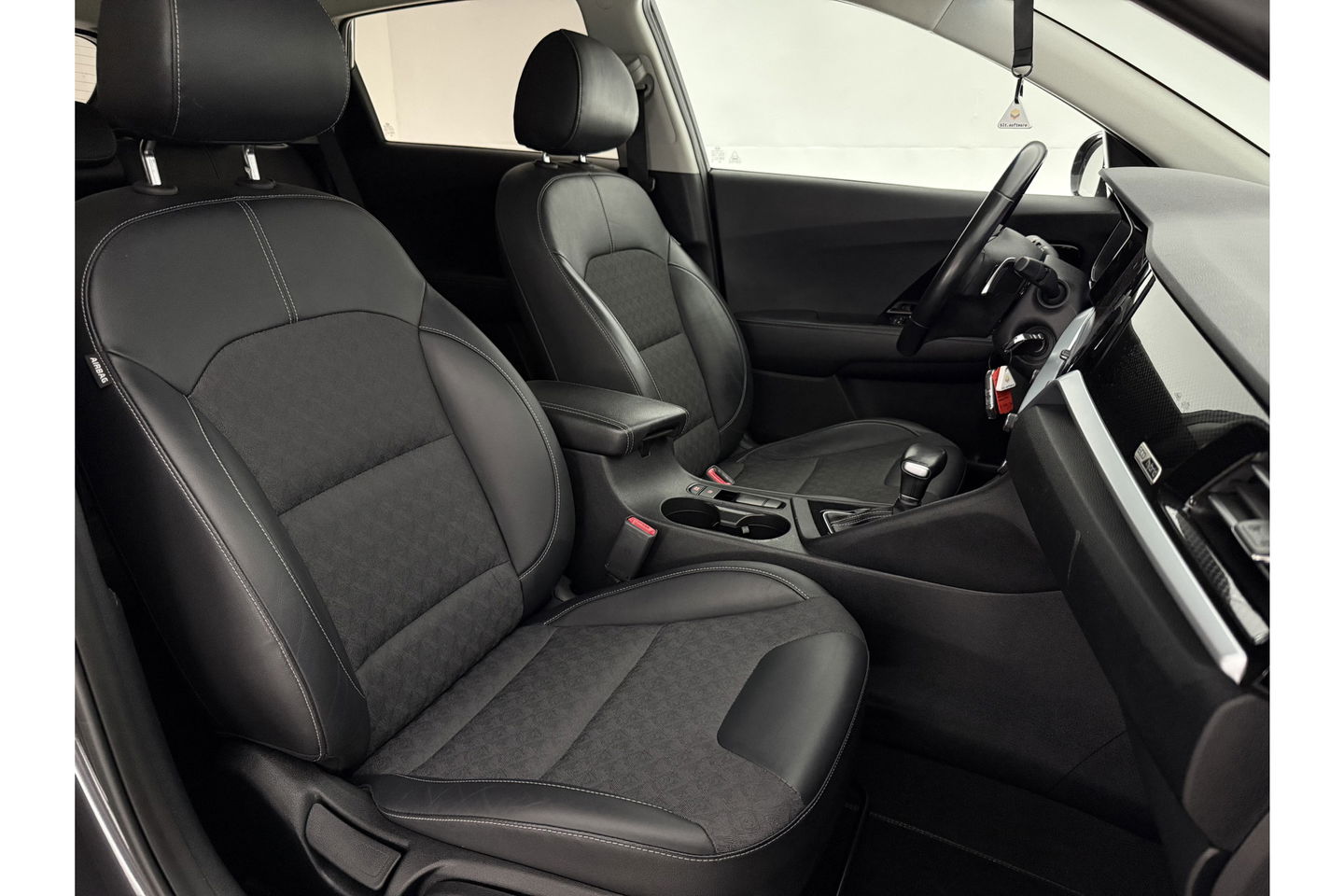 Kia Niro 1.6 GDi Hybrid ExecutiveLine Camera LED Clima Cruise Carplay Navi PDC 16"LMV
