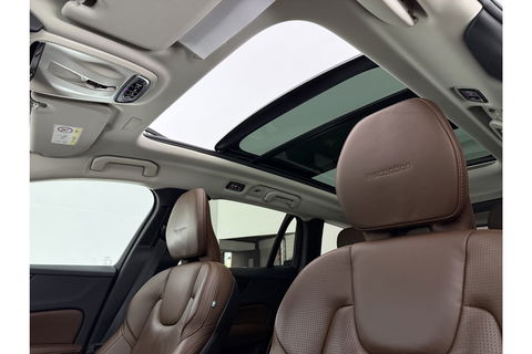 Volvo V60 2.0 T8 Twin Engine AWD Inscription 304PK Pano Harman/Kardon Trekhaak Memory Head-up LED Virtual Stoelverwarming/Stoelventilatie Cruise Carplay Camera Navi 18"LMV