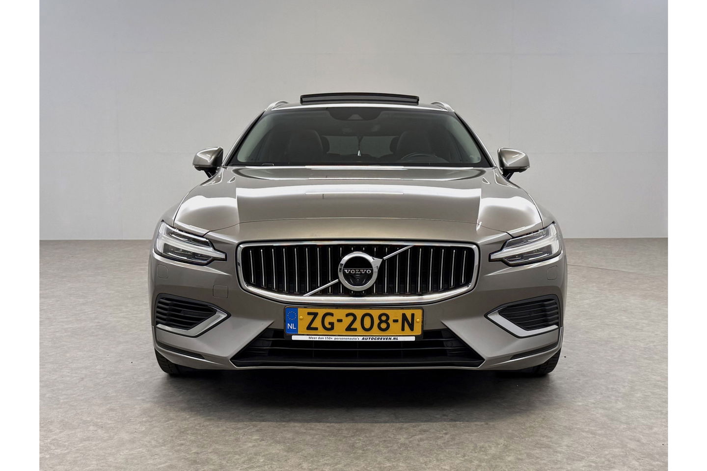 Volvo V60 2.0 T8 Twin Engine AWD Inscription 304PK Pano Harman/Kardon Trekhaak Memory Head-up LED Virtual Stoelverwarming/Stoelventilatie Cruise Carplay Camera Navi 18"LMV
